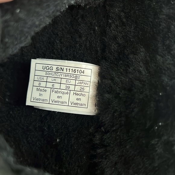 UGG Women's Classic Zip Mini Black Pre-loved - Picture 14 of 17